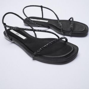 NWT. Zara Low Heeled Sandals